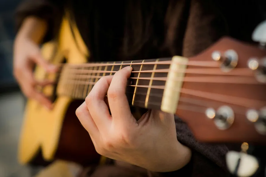 Gitara chalishni o’rganish